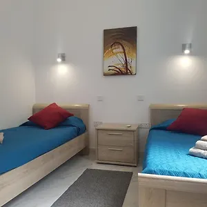  Apartment Ac1- Prime Location 3 Bedroom Apt In St.julian's